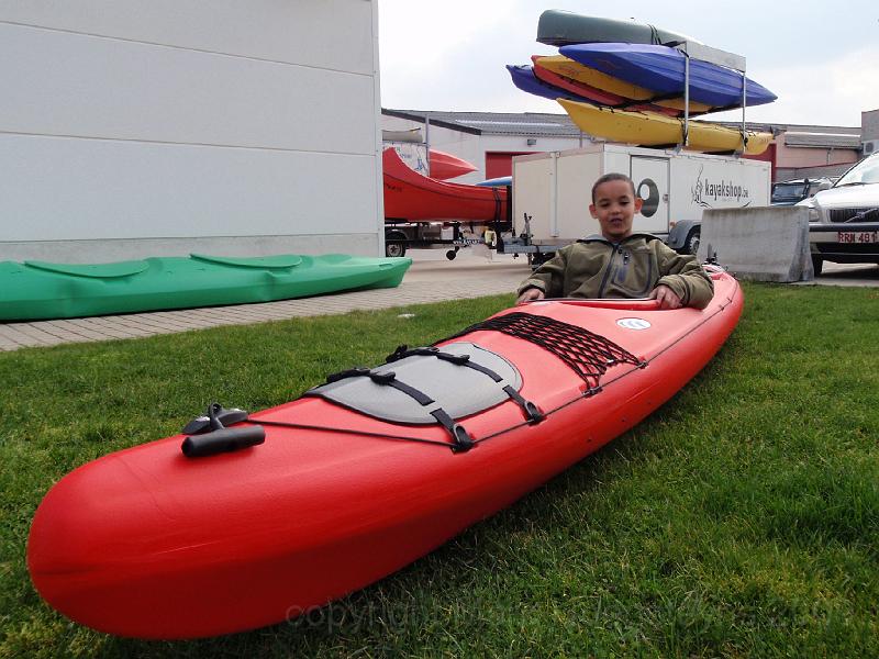 My boy Raf posing in our new kayak. Mon fils Raf pose dans notre nouveau kayak..jpg